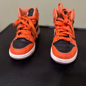 Air Jordan Retro 1- Orange and black size 3.5-Y